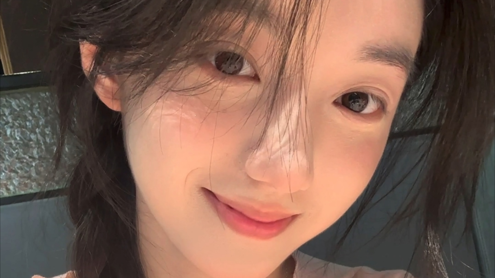 山东菏泽：玻璃生产加工忙